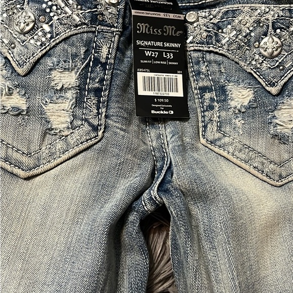 Miss Me jeans. Worn once still have original tag. Size waist 27 length33 - Picture 2 of 2